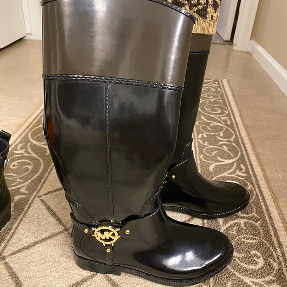 Only worn once Michael Kors Rain Boots - Picture 3 of 6